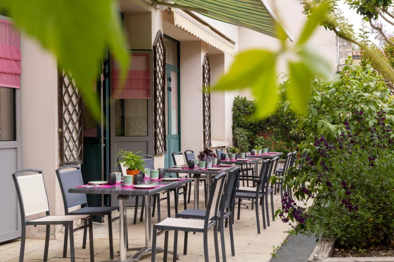 Logis Hotel-Restaurant Le Fontarabie Fontenay-le-Comte Exterior foto