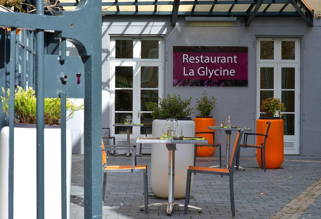 Logis Hotel-Restaurant Le Fontarabie Fontenay-le-Comte Exterior foto