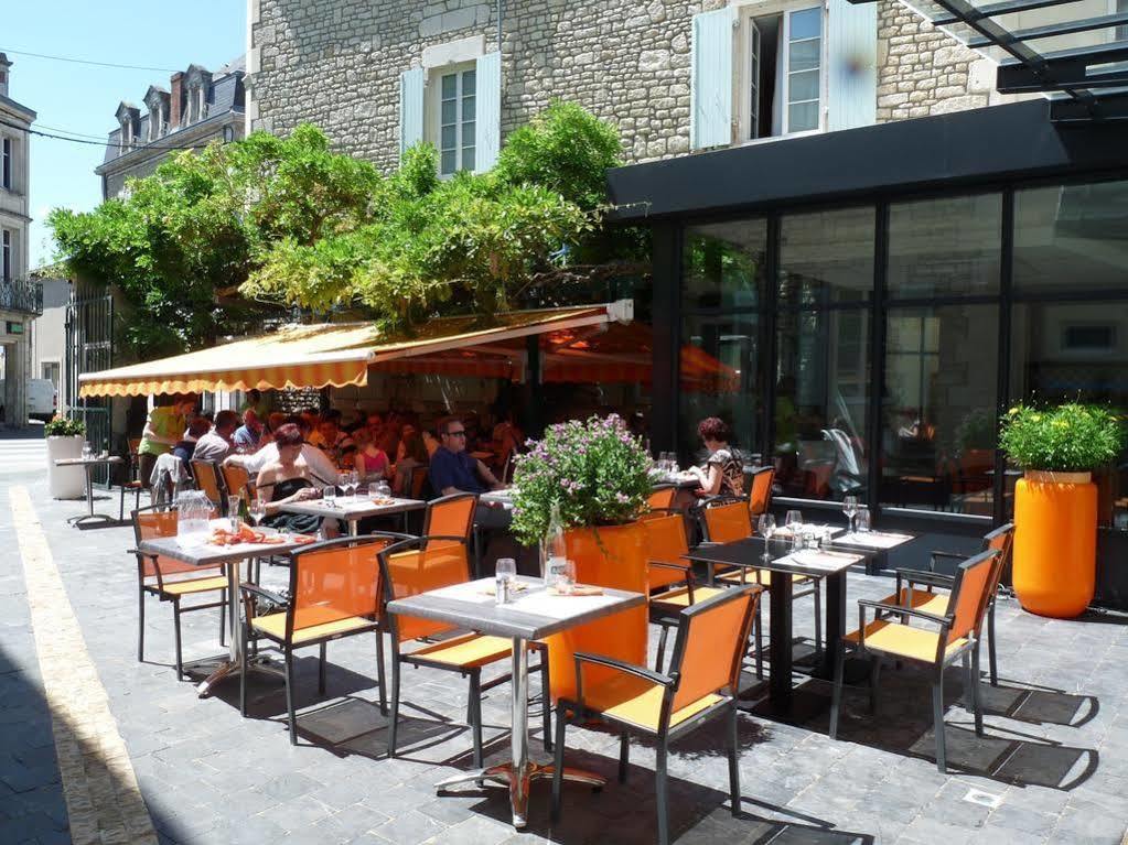 Logis Hotel-Restaurant Le Fontarabie Fontenay-le-Comte Exterior foto